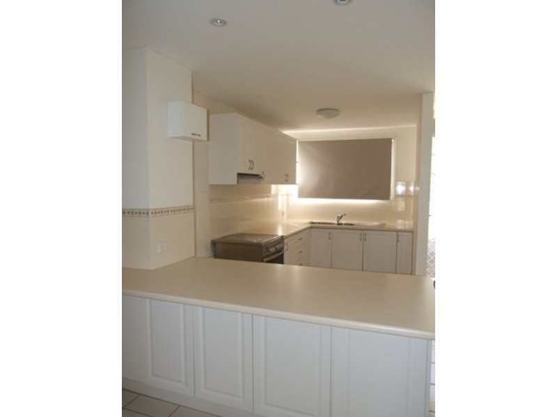 2/22 Goonawarra Dr, Mooloolaba QLD 4557