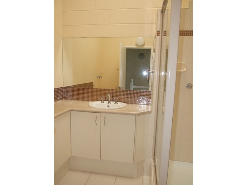 2/22 Goonawarra Dr, Mooloolaba QLD 4557