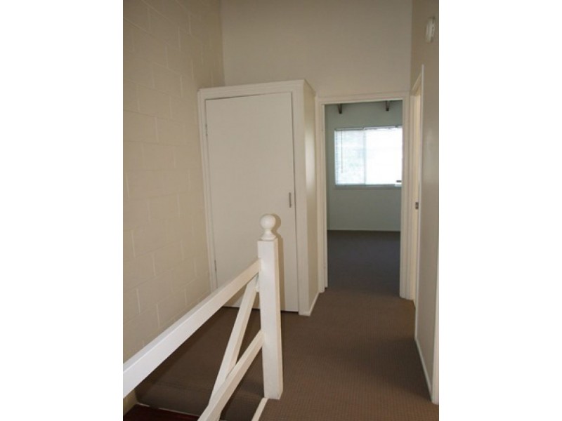 2/22 Goonawarra Dr, Mooloolaba QLD 4557