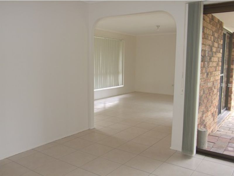 42 Elkhorn St, Kuluin QLD 4558