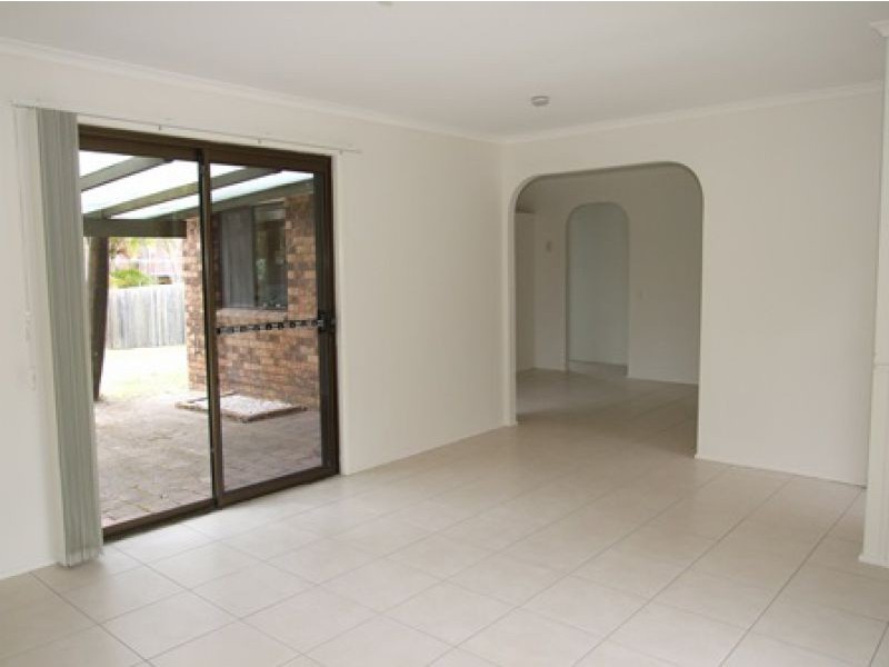 42 Elkhorn St, Kuluin QLD 4558