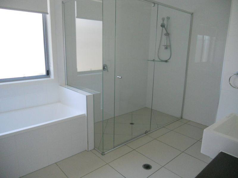 3 Mornington Cres, Peregian Springs QLD 4573