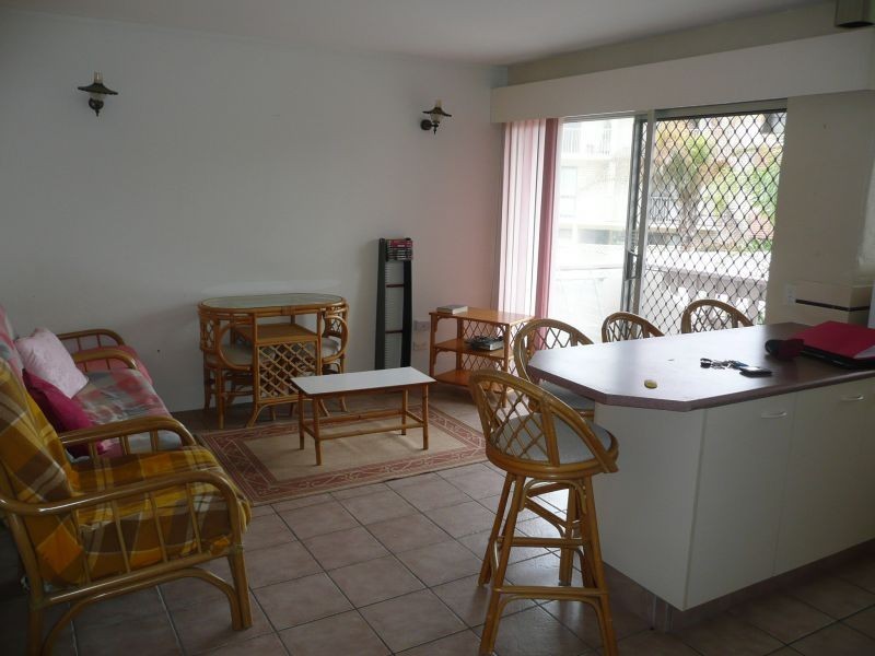 4/6 Memorial Ave, Maroochydore QLD 4558