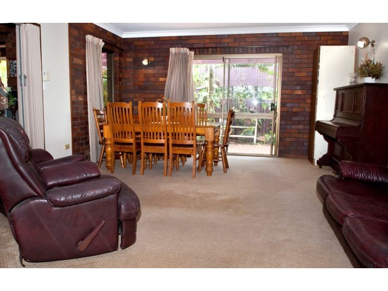 37 Enfield Cres, Battery Hill QLD 4551