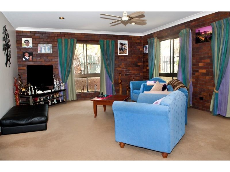 37 Enfield Cres, Battery Hill QLD 4551