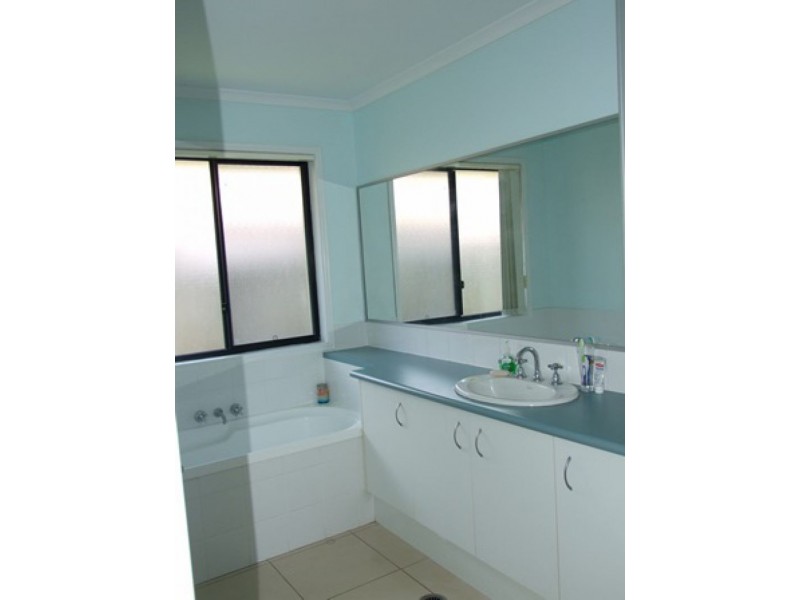 37 Fitzwilliam Dr, Sippy Downs QLD 4556