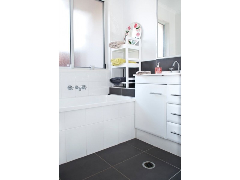 28 Quinine Cres, Mountain Creek QLD 4557