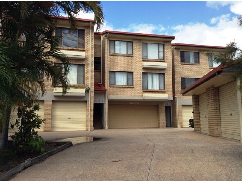 2/15 Woomba Pl, Mooloolaba QLD 4557