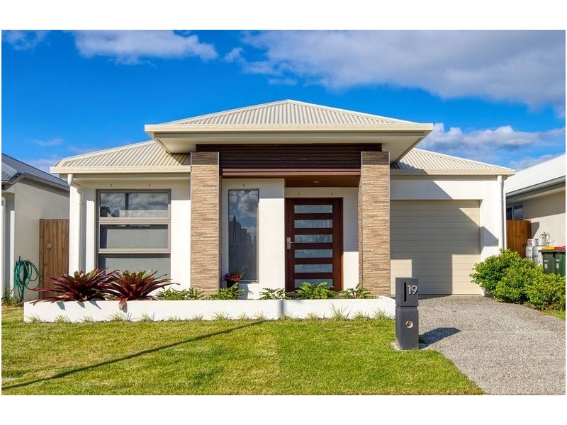 19 Wallum Place, Palmview QLD 4553