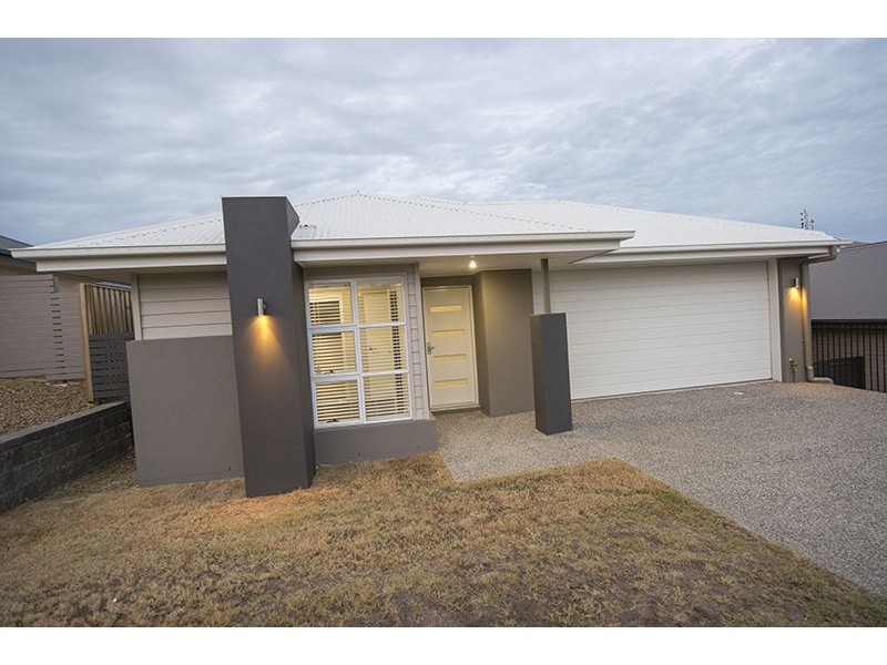 15 Jardine Crescent, Boyne Island QLD 4680