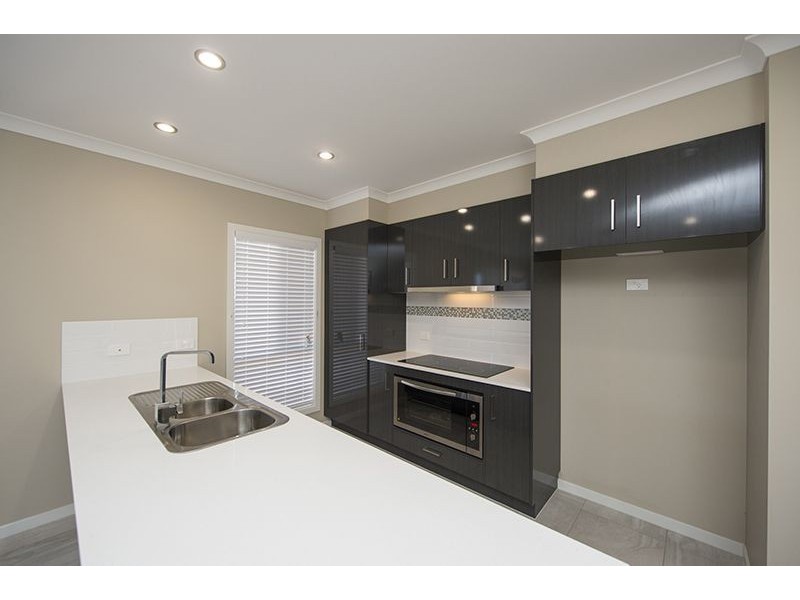 15 Jardine Crescent, Boyne Island QLD 4680