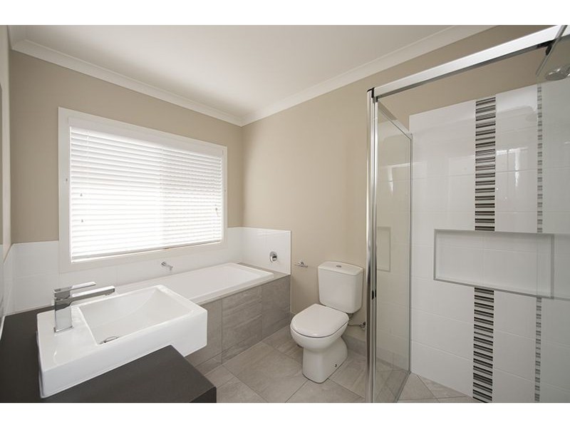 15 Jardine Crescent, Boyne Island QLD 4680