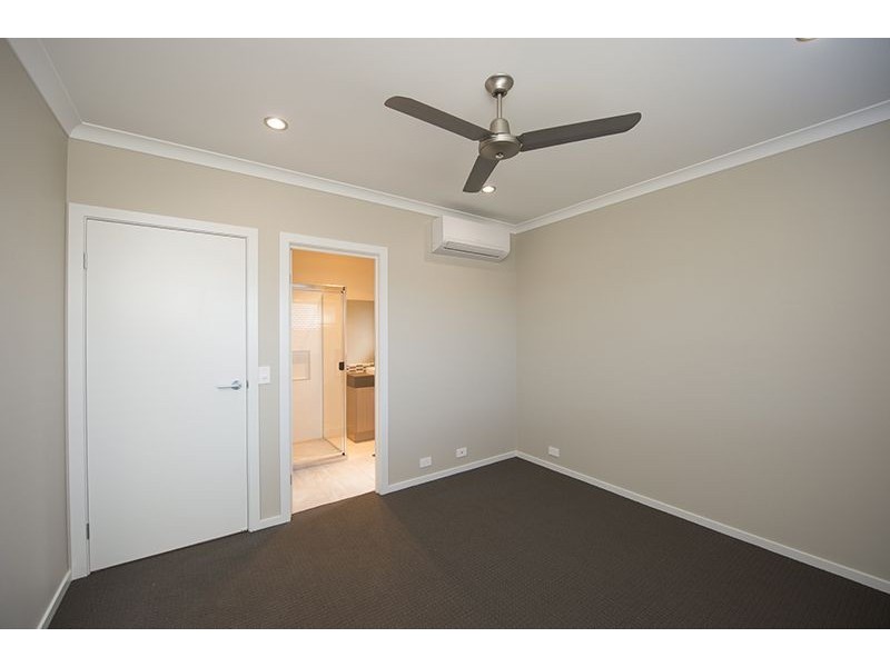 15 Jardine Crescent, Boyne Island QLD 4680