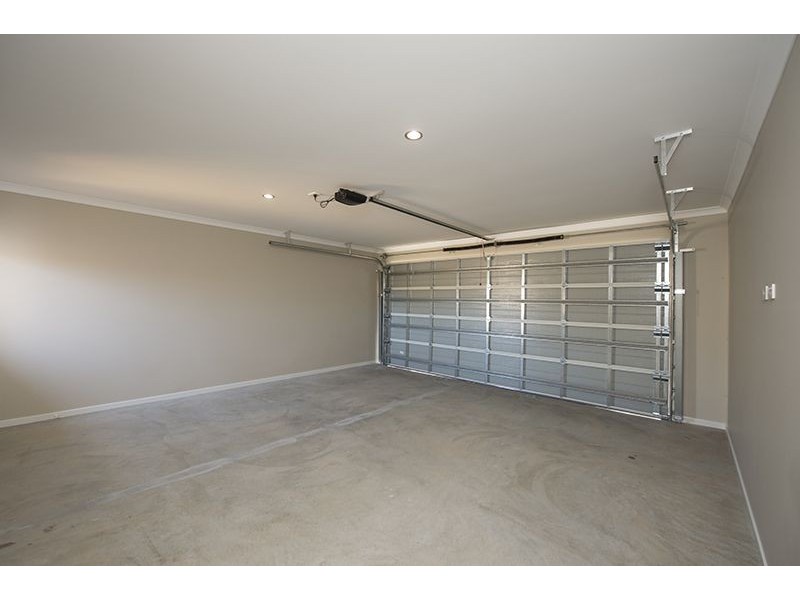 15 Jardine Crescent, Boyne Island QLD 4680