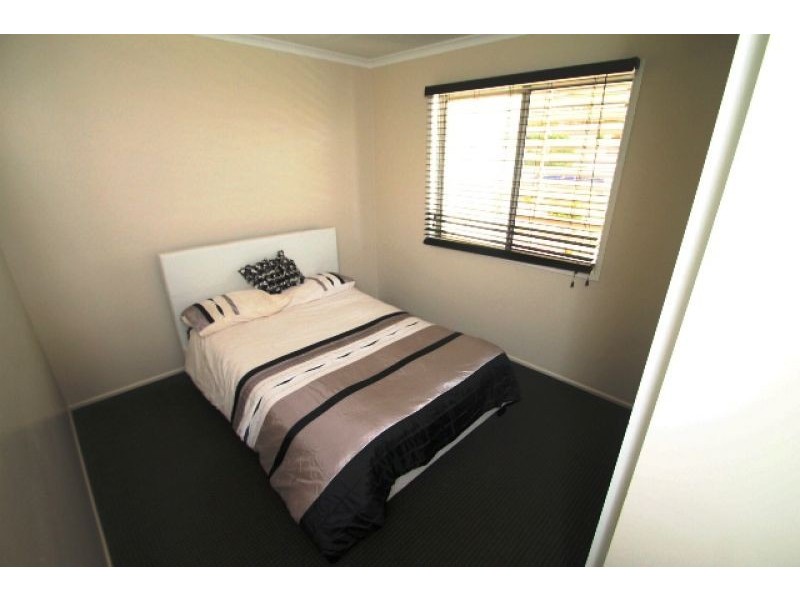 236 Oaka Street, South Gladstone QLD 4680