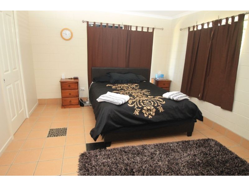 236 Oaka Street, South Gladstone QLD 4680