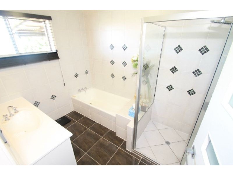 236 Oaka Street, South Gladstone QLD 4680