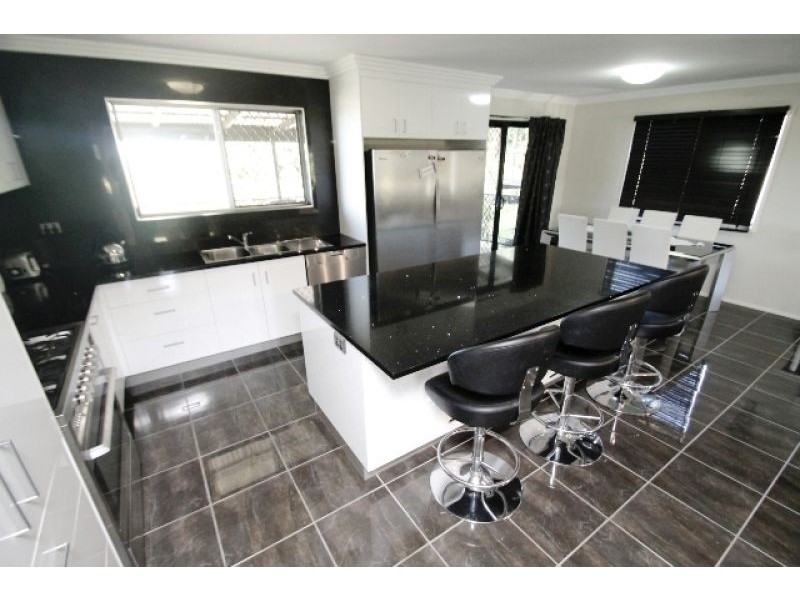236 Oaka Street, South Gladstone QLD 4680