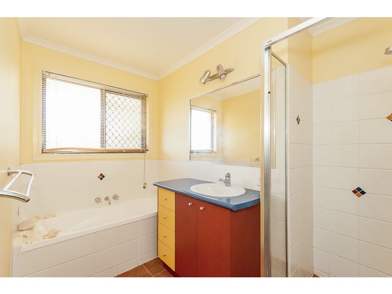 4 Georgia Court, New Auckland QLD 4680