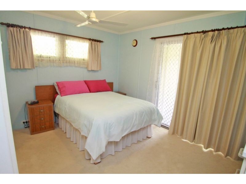 8 Herbertson Street, West Gladstone QLD 4680