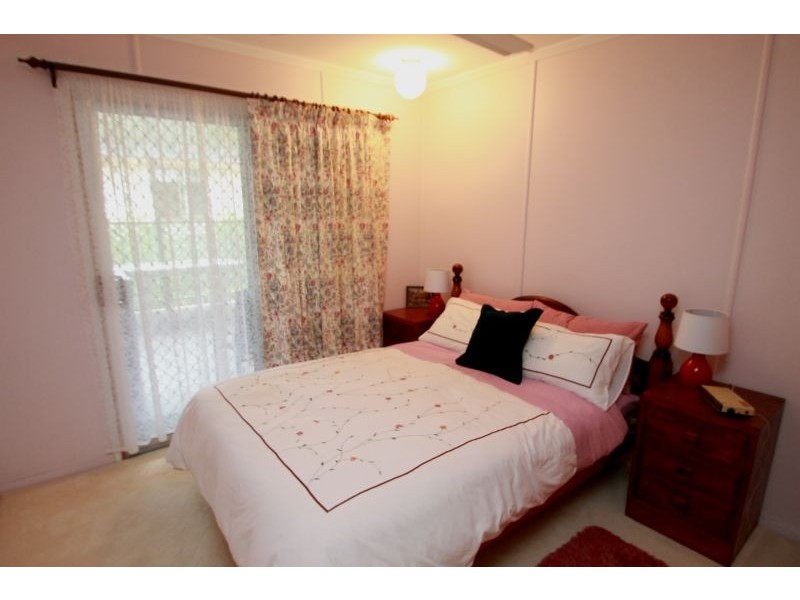 8 Herbertson Street, West Gladstone QLD 4680