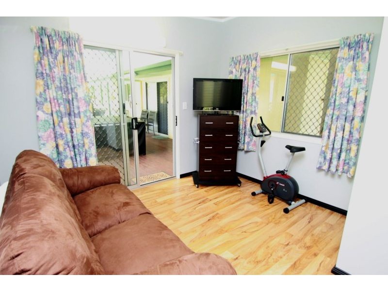 8 Herbertson Street, West Gladstone QLD 4680