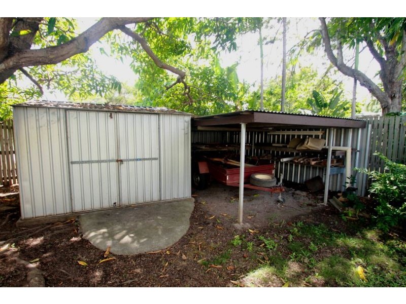 8 Herbertson Street, West Gladstone QLD 4680