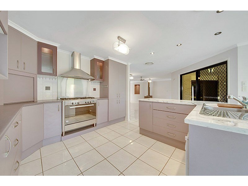 9 Carthurbie Court, New Auckland QLD 4680