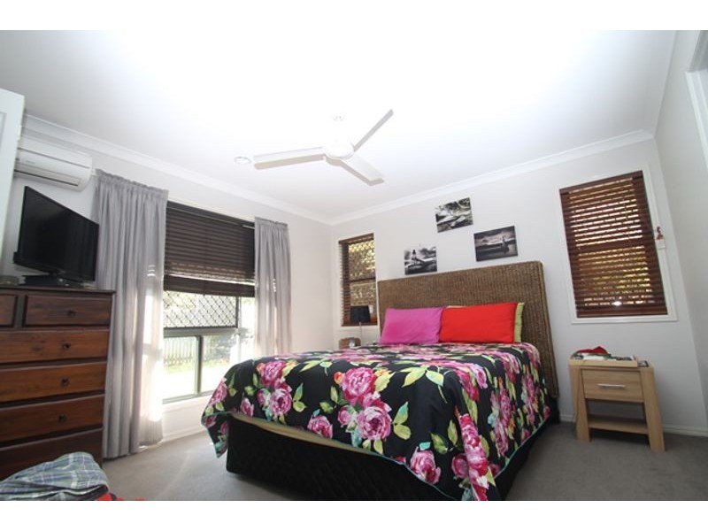 11 Larcom Rise, West Gladstone QLD 4680