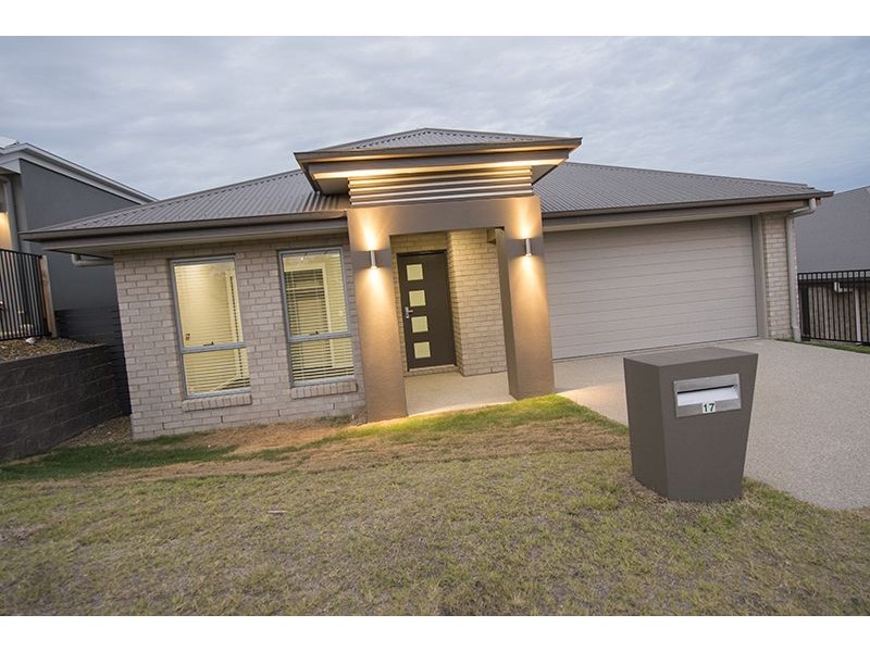 17 Jardine Crescent, Boyne Island QLD 4680