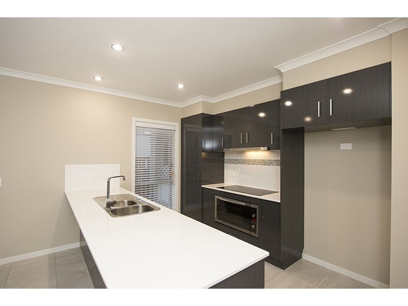 17 Jardine Crescent, Boyne Island QLD 4680