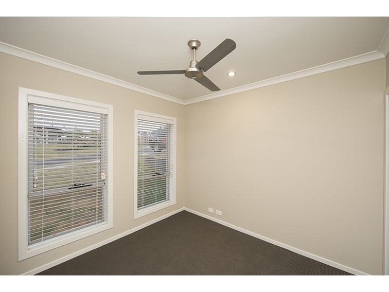 17 Jardine Crescent, Boyne Island QLD 4680