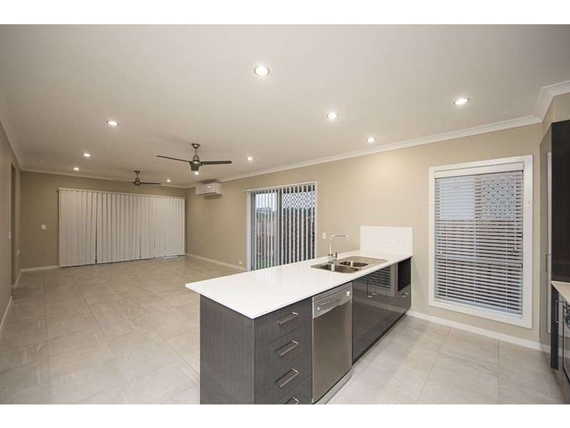 17 Jardine Crescent, Boyne Island QLD 4680