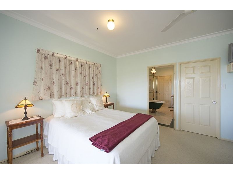12 Chauvel Court, Boyne Island QLD 4680