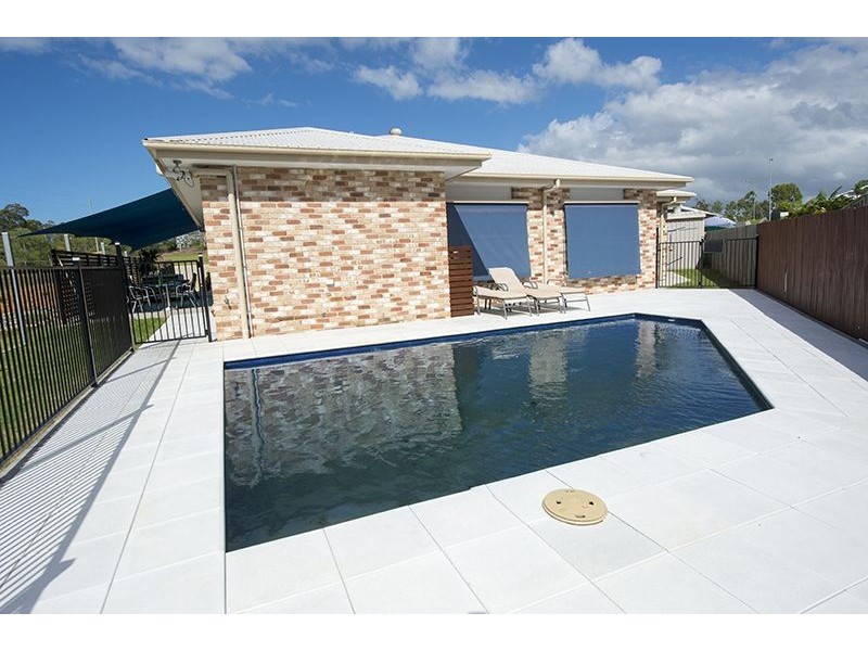2a Golf View Drive, Boyne Island QLD 4680