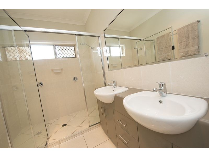 2a Golf View Drive, Boyne Island QLD 4680