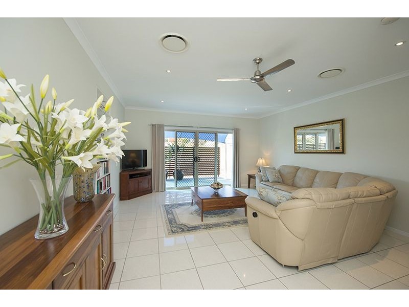2a Golf View Drive, Boyne Island QLD 4680