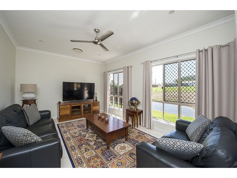 2a Golf View Drive, Boyne Island QLD 4680
