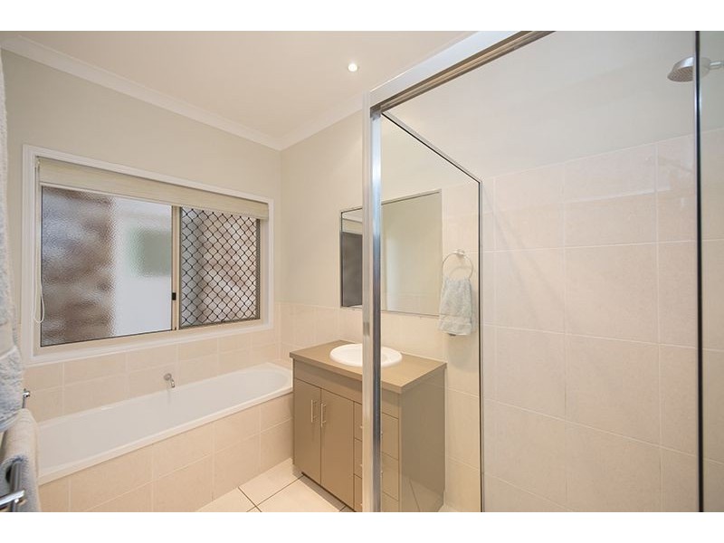 2a Golf View Drive, Boyne Island QLD 4680