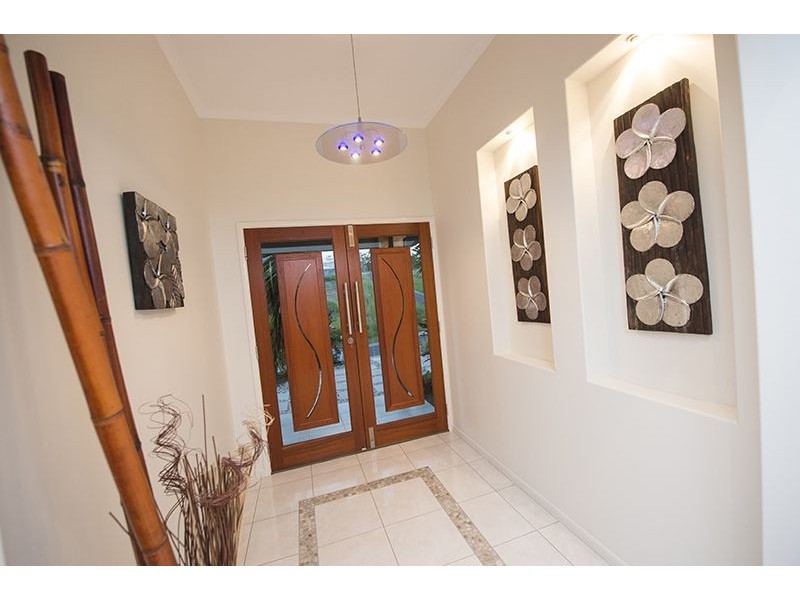 5 Jenny Lind Court, Boyne Island QLD 4680