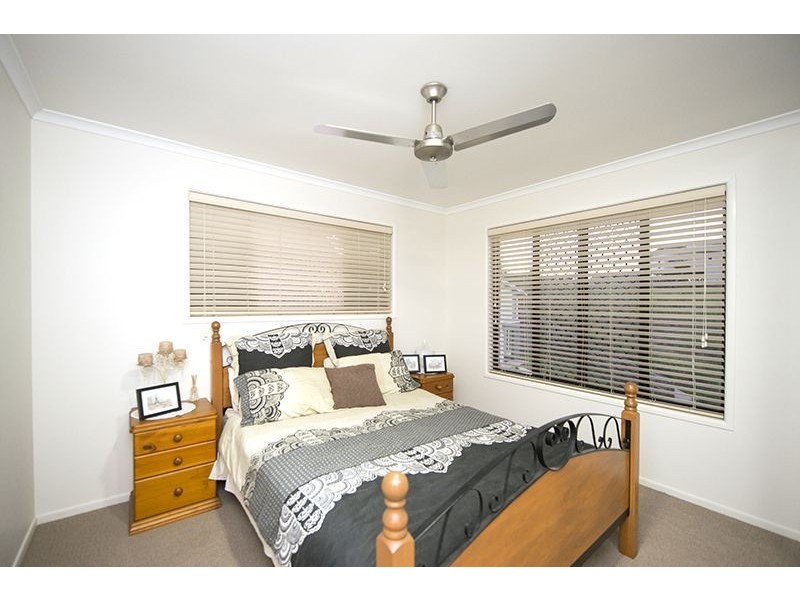 5 Jenny Lind Court, Boyne Island QLD 4680