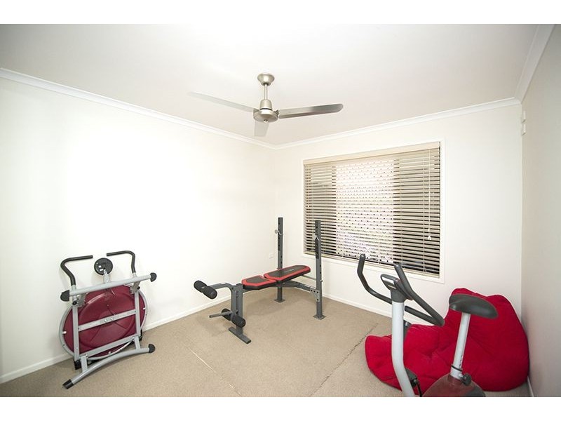 5 Jenny Lind Court, Boyne Island QLD 4680