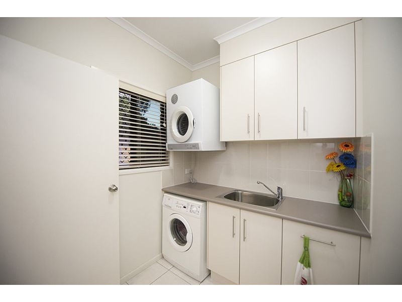 5 Jenny Lind Court, Boyne Island QLD 4680