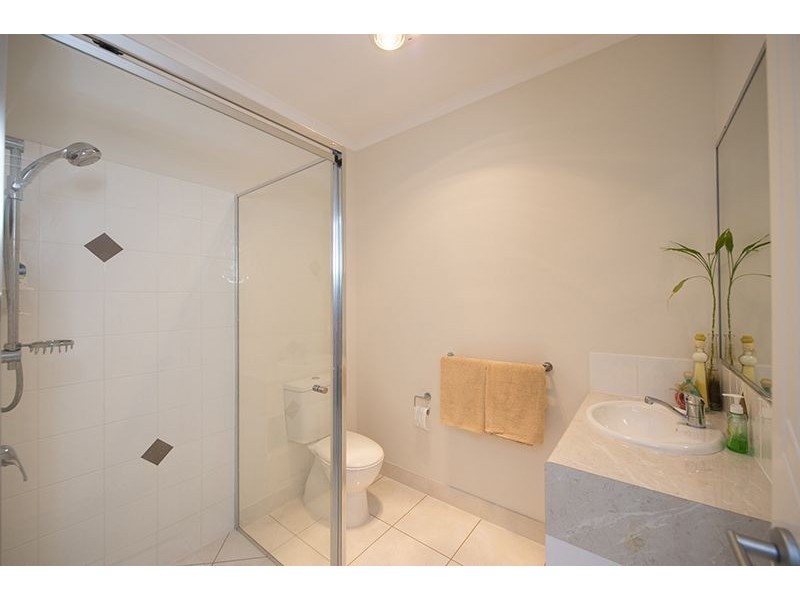 5 Jenny Lind Court, Boyne Island QLD 4680