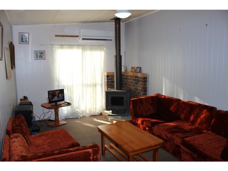 17 Cunningham Street, Monto QLD 4630