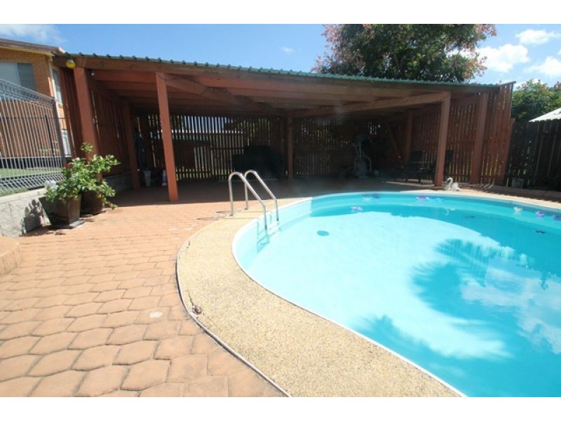 16 Jupiter Street, Telina QLD 4680