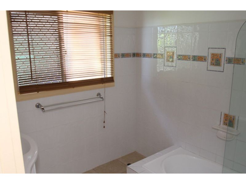 26 Glegg Street, West Gladstone QLD 4680