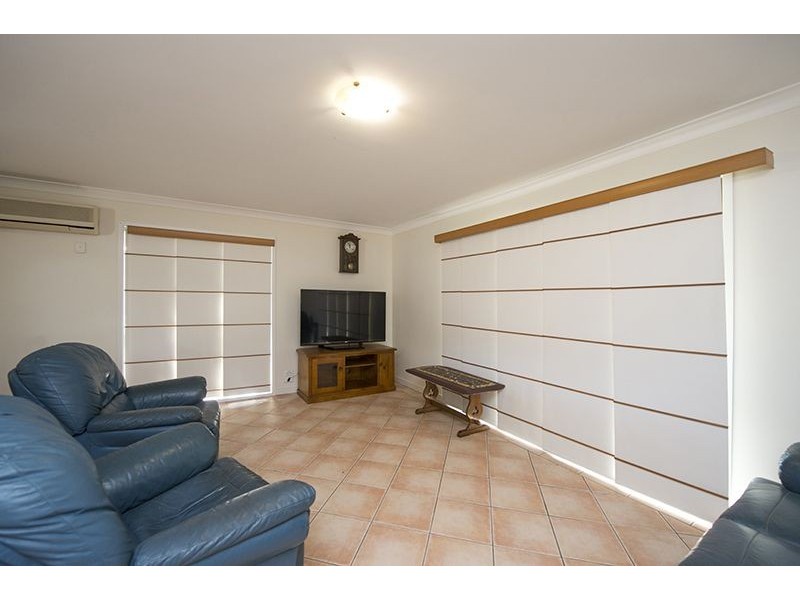 12 Aquarius Street, Clinton QLD 4680