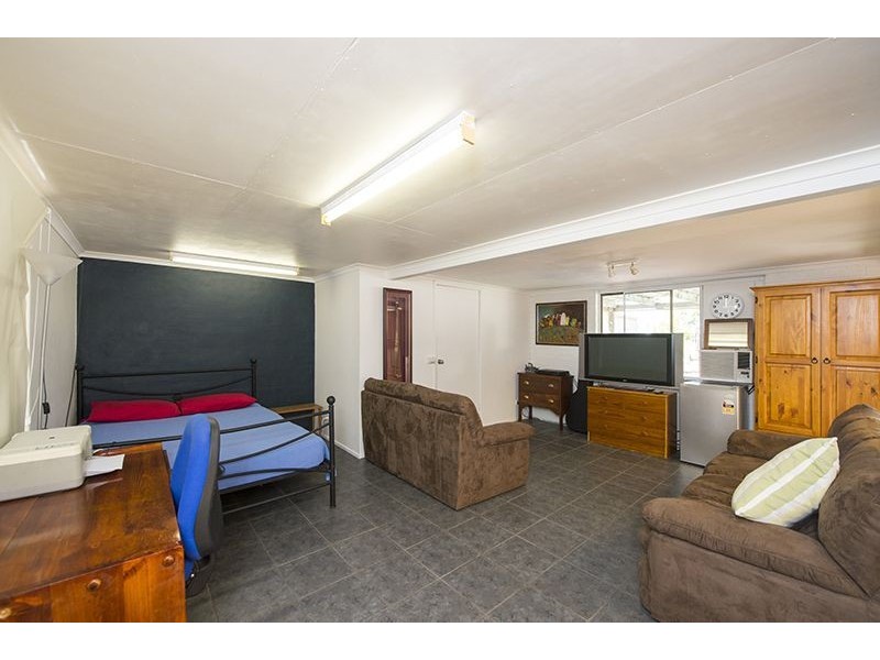 12 Aquarius Street, Clinton QLD 4680