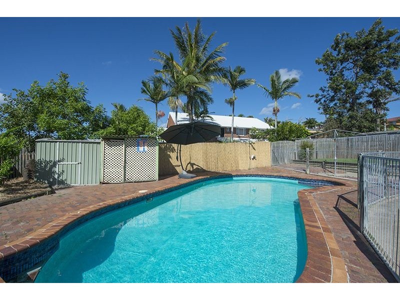 12 Aquarius Street, Clinton QLD 4680